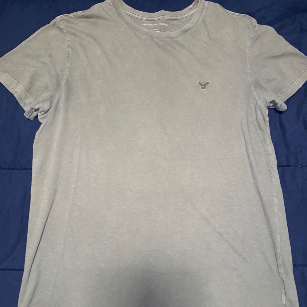American eagle green tshirt